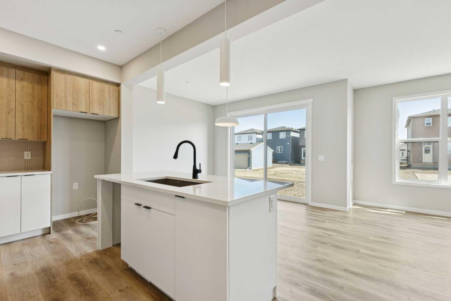 302 Hotchkiss Common SE