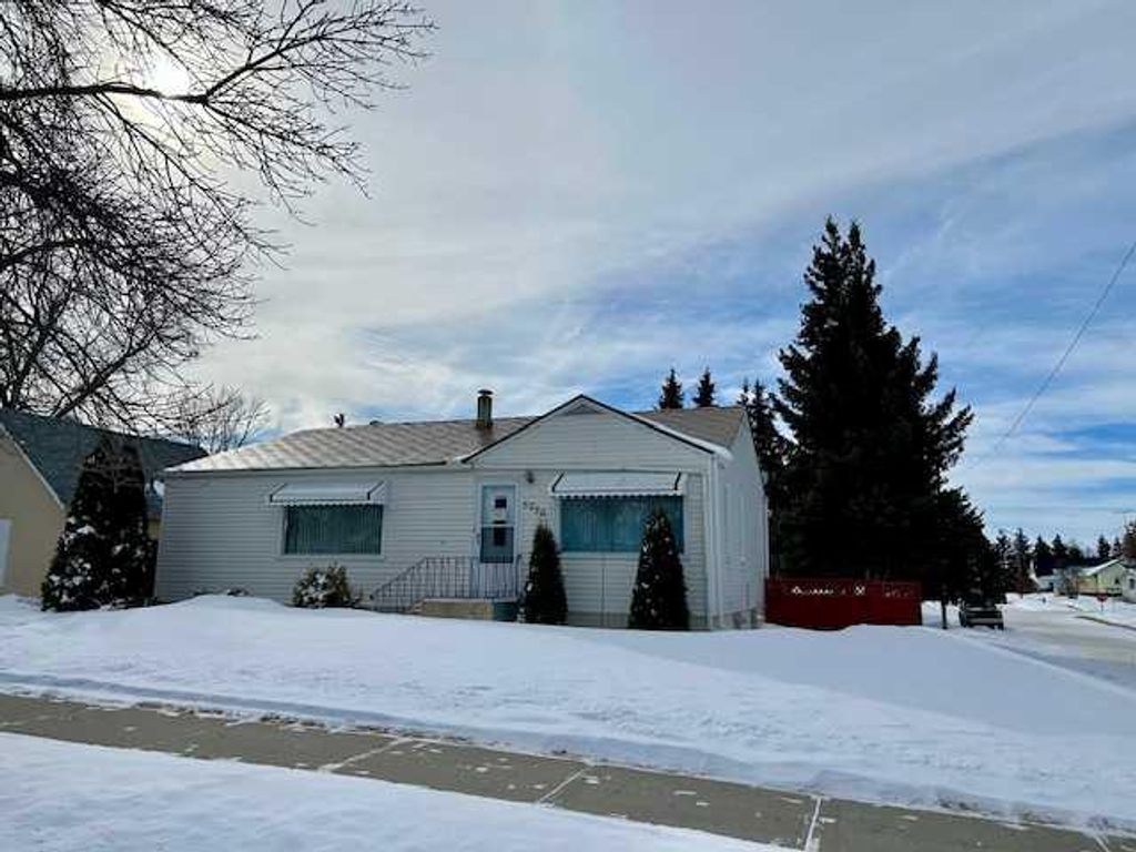 Photo of 5036 51 Ave, Bashaw, AB T0B 0H0 (MLS # A2288967)