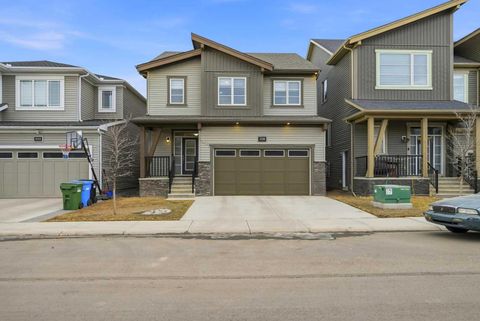 228 Carringham Road Calgary AB T3J 1V4