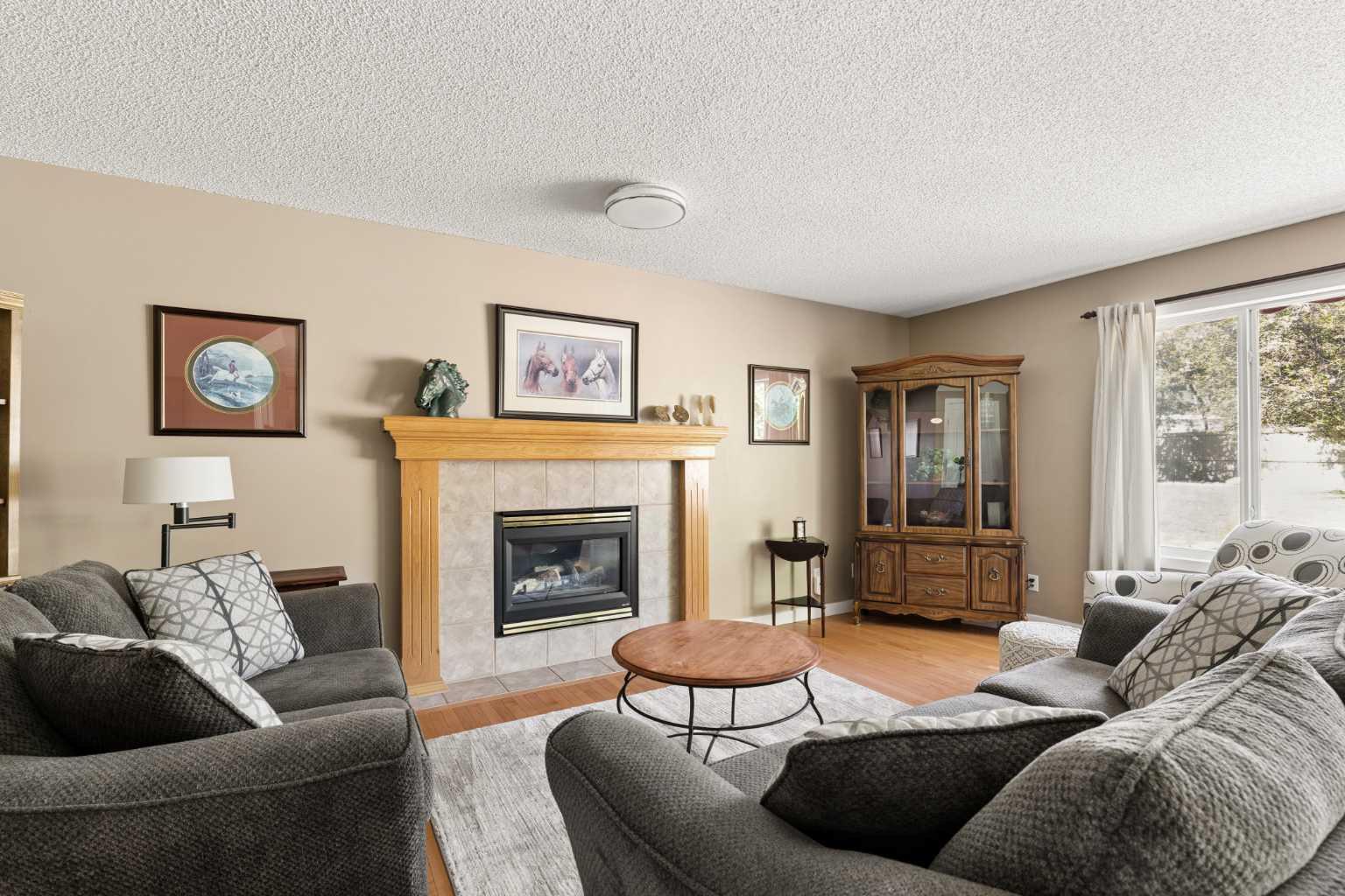11 Somerglen Court SW