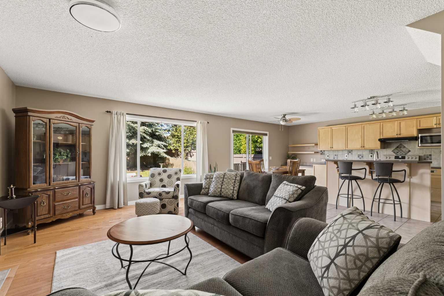 11 Somerglen Court SW