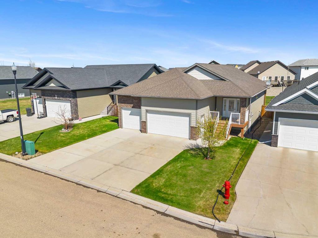 Photo of 2715 73 Avenue #6, Lloydminster, AB T9V 3L7 (MLS # A2314181)