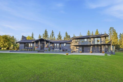 Photo of 1008 Shawnee Drive SW, Calgary, AB T2Y 2T9 (MLS # A2346579)