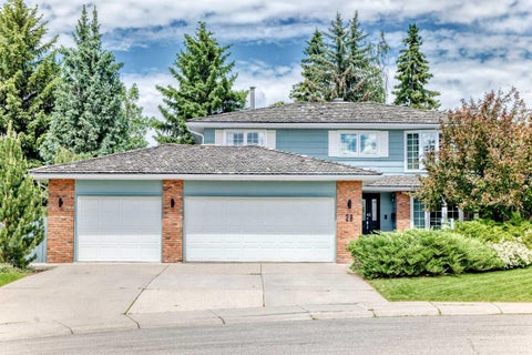 Photo of 28 Woodmont Place SW, Calgary, AB T2W 4N3 (MLS # A2318984)