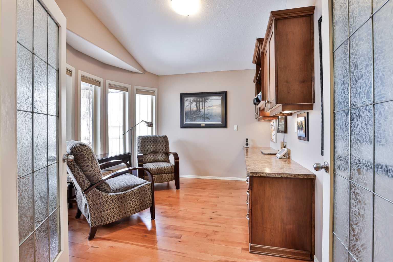 91 Fairmont Point S
