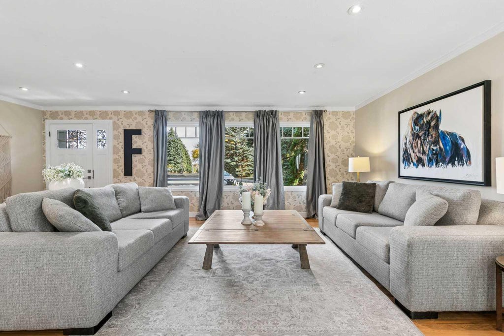 Photo of 43 Lake Sundance Place SE, Calgary, AB T2J 2S9 (MLS # A2350637)
