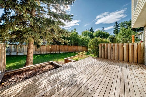 Photo of 24 Cascade Place #3, Cochrane, AB T4C 0G6 (MLS # A2338641)