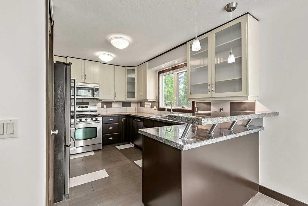 200 Bernard Drive NW