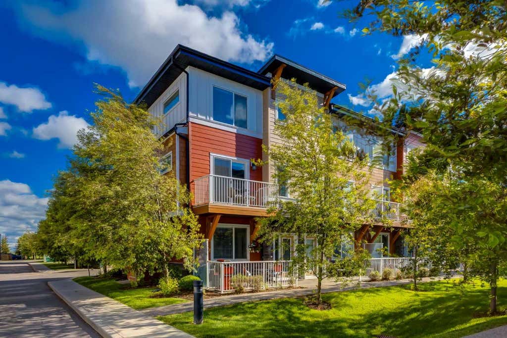 17-111 RAINBOW FALLS GATE