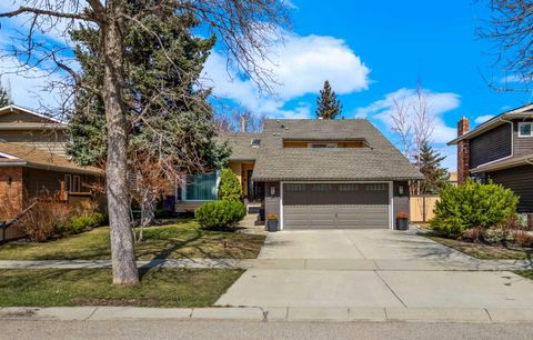 Photo of 91 Sun Valley Drive SE, Calgary, AB T2X 2B4 (MLS # A2306764)