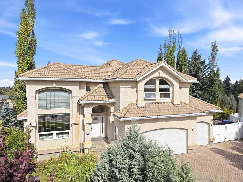 Photo of 25 Ashmore Close, Red Deer, AB T4R 2R7 (MLS # A2337277)
