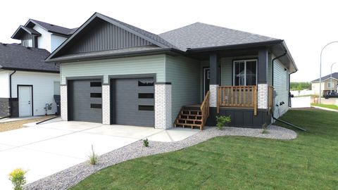 Photo of 2 Aura Drive, Blackfalds, AB T4M 0N3 (MLS # A2303540)