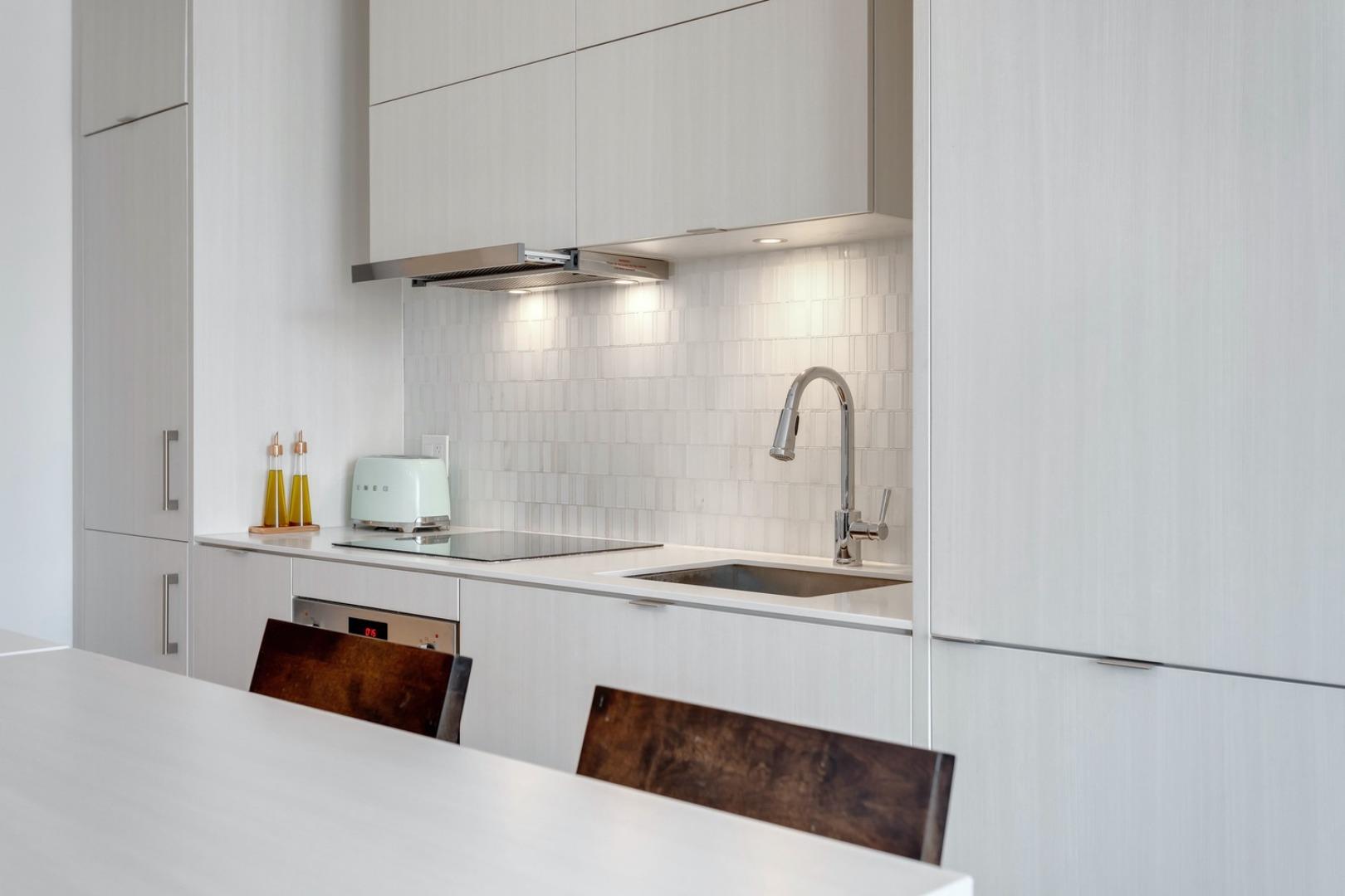 615 6 Avenue SE 1210