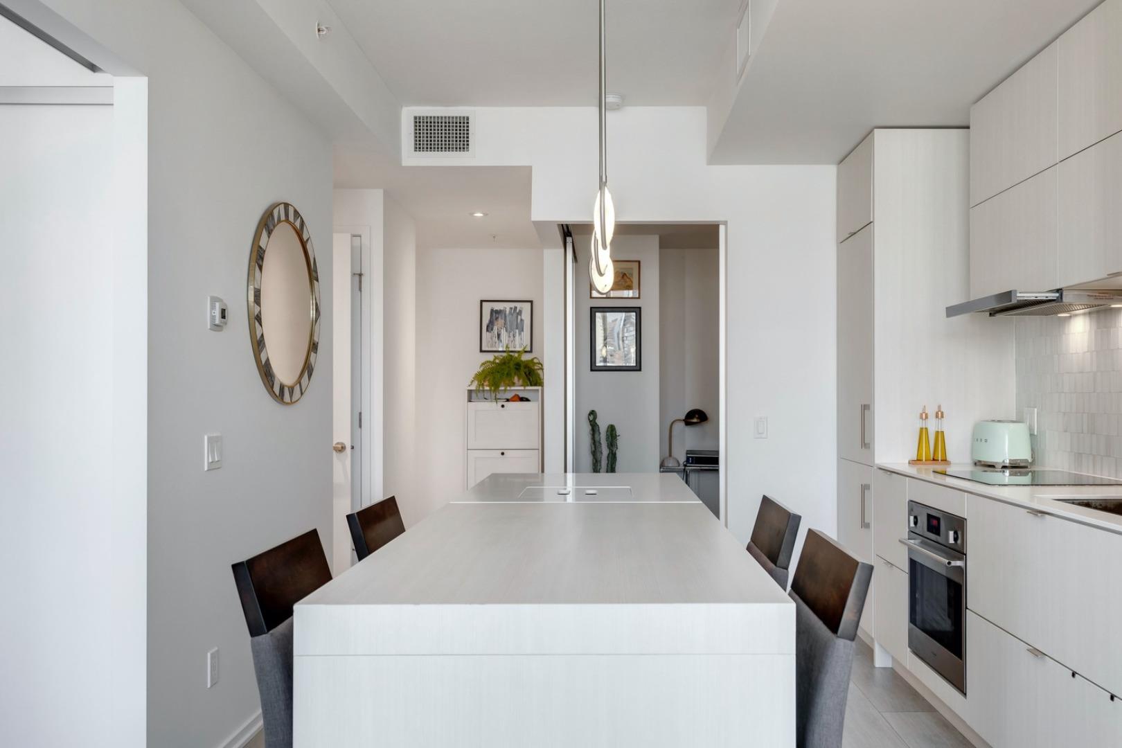 615 6 Avenue SE 1210