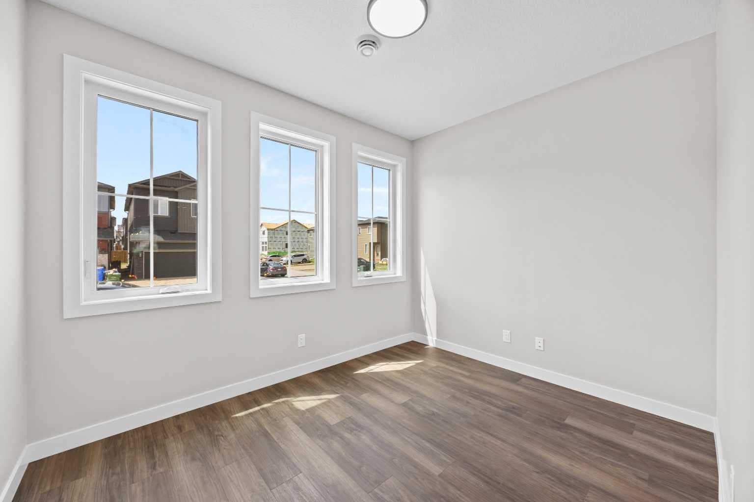 72 Amblefield View NW
