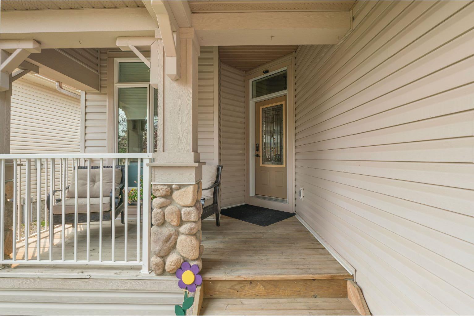 204 Sunset Square