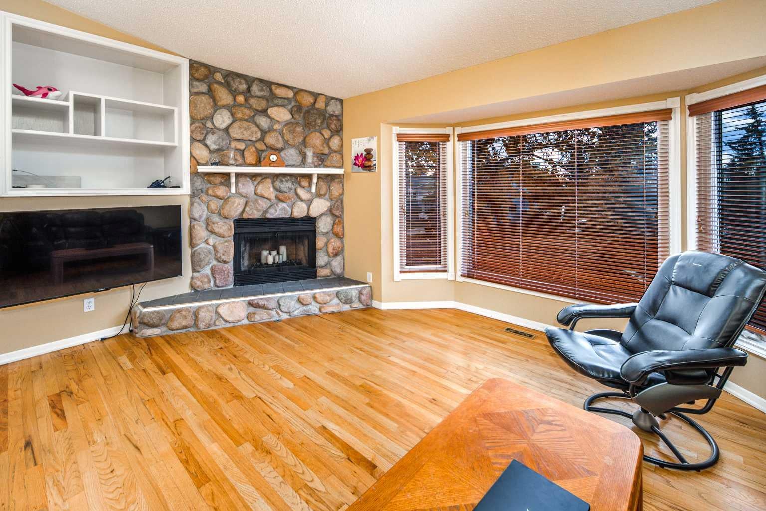28 Hawkcliff Place NW