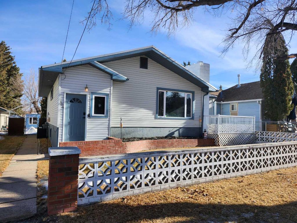 Photo of 104 23 Street NW, Drumheller, AB T0J 0Y1 (MLS # A2284602)