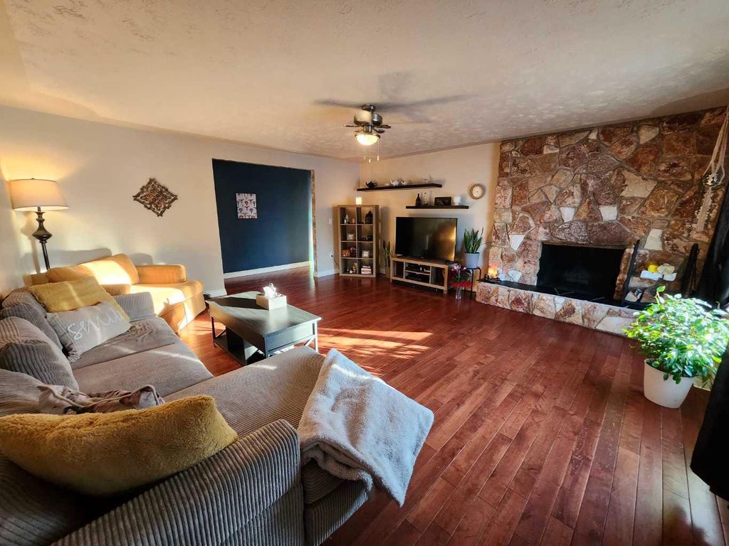 Photo of 104 23 Street NW, Drumheller, AB T0J 0Y1 (MLS # A2284602)