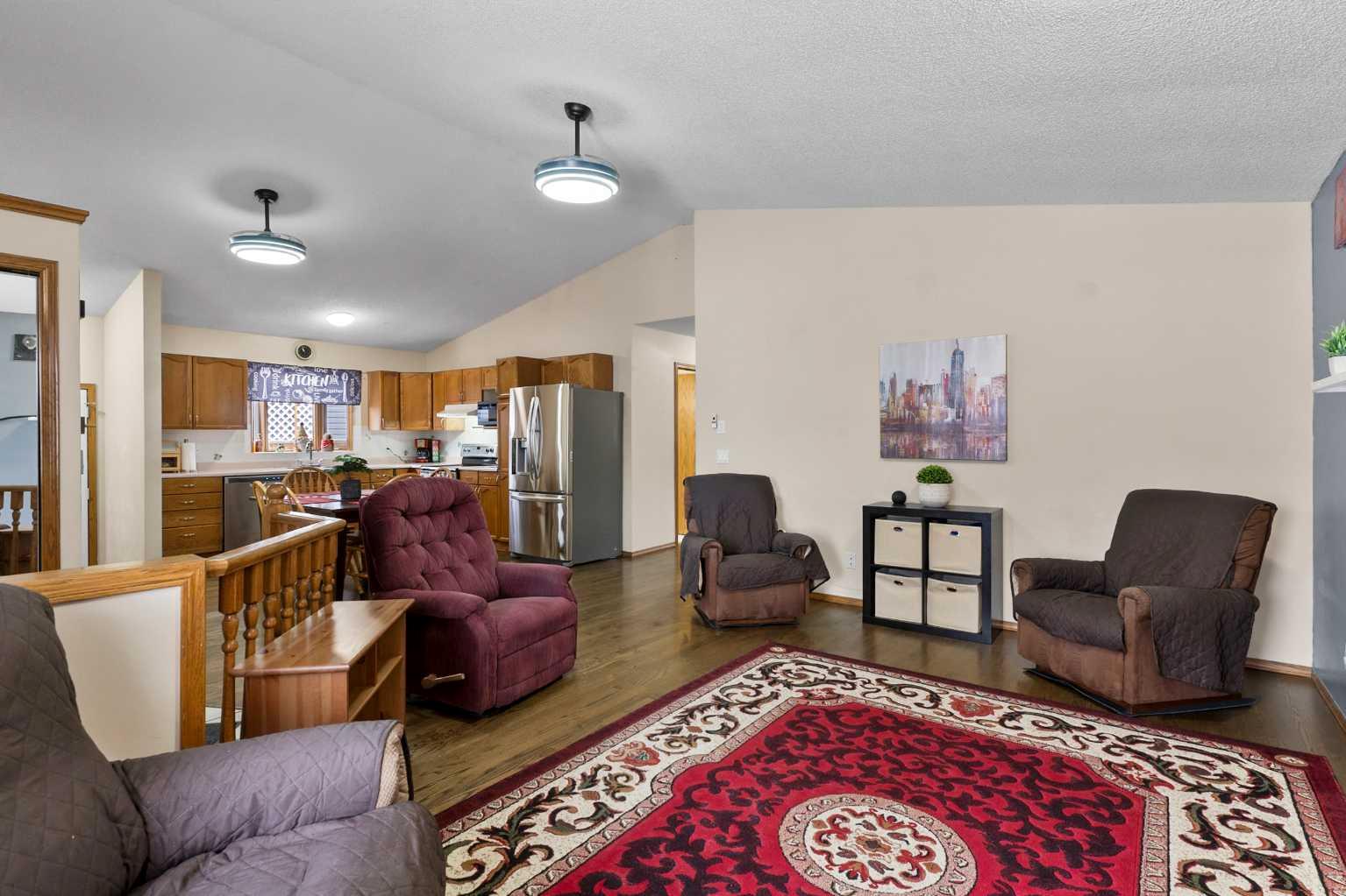 74 Sprucegrove Way SE