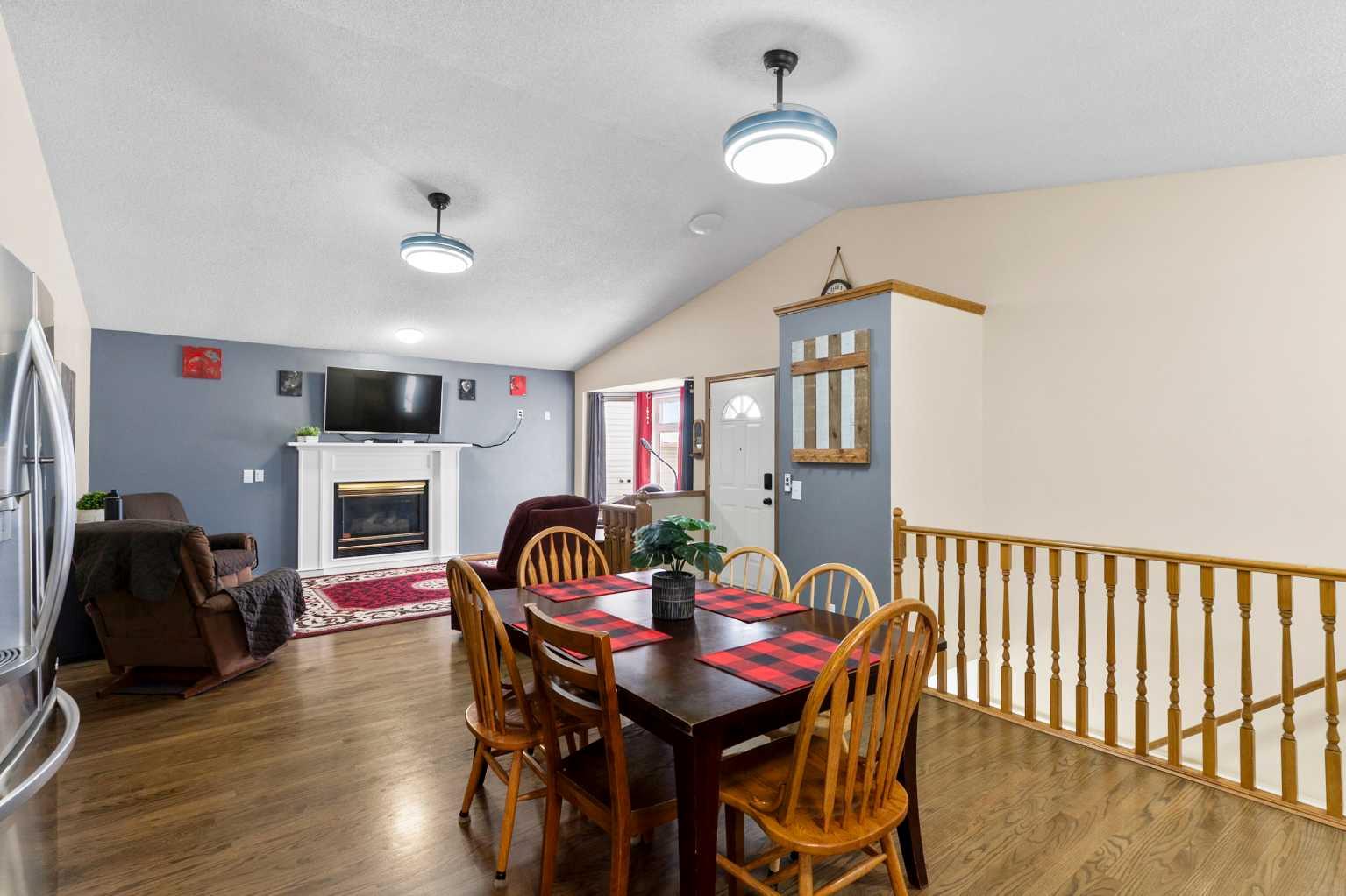 74 Sprucegrove Way SE