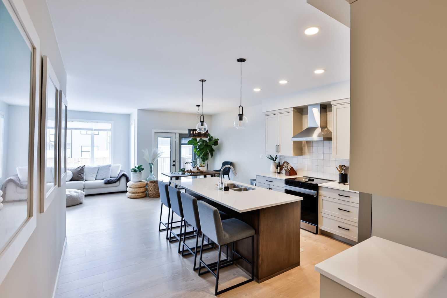 549 Riverhills Way W