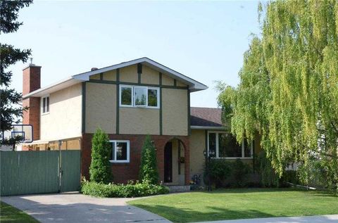 Photo of 3711 Beaver Road NW, Calgary, AB T2L 1W9 (MLS # A2306952)