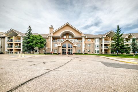 Photo of 728 Country Hills Road NW #314, Calgary, AB T3K 5K8 (MLS # A2331307)