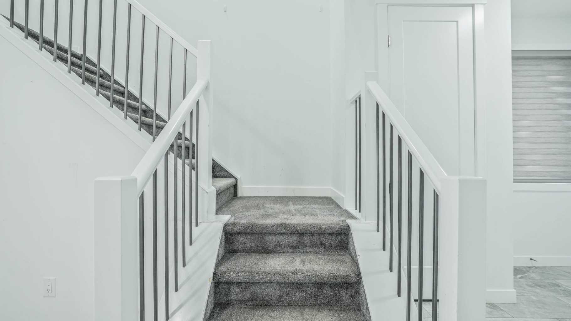 1025 Iron Landing Way