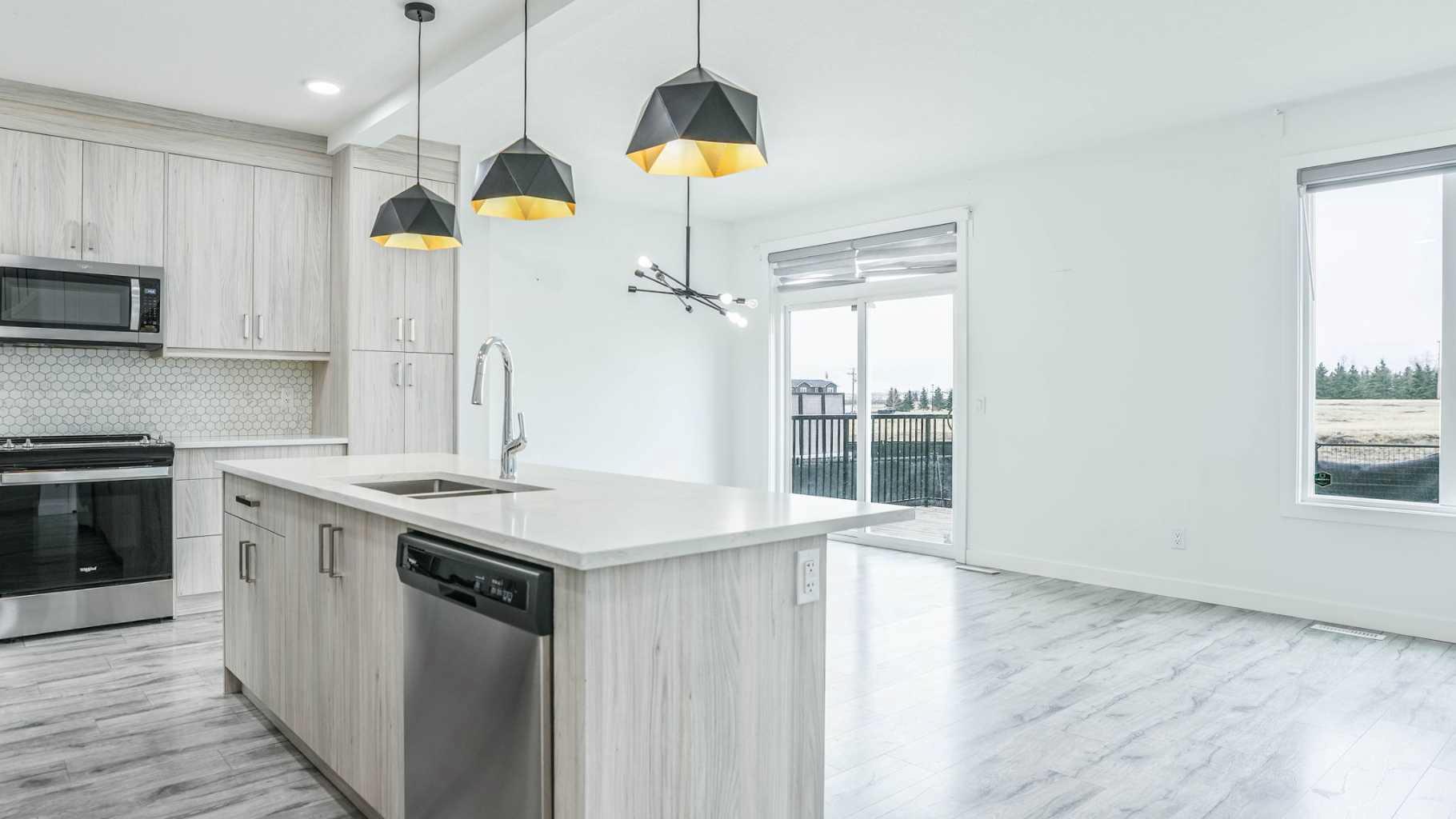 1025 Iron Landing Way