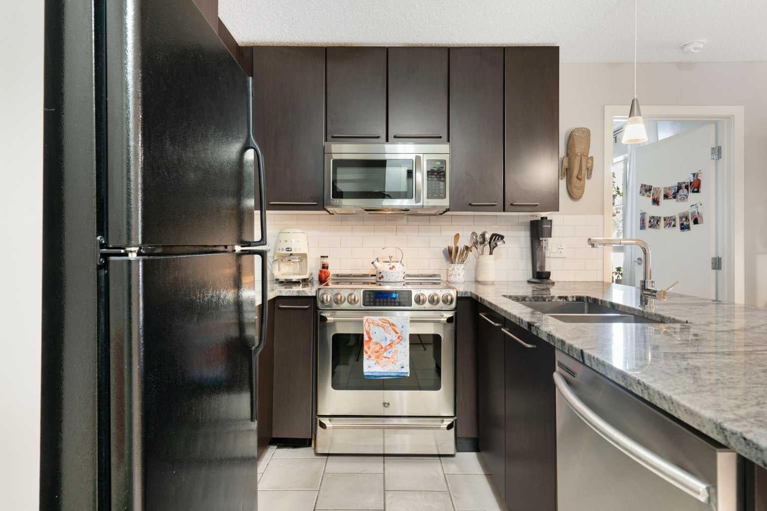 35 Richard Court SW 159