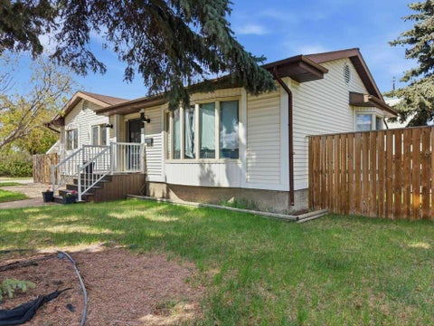 Photo of 124 Martin Close, Red Deer, AB T4R 1R8 (MLS # A2288694)