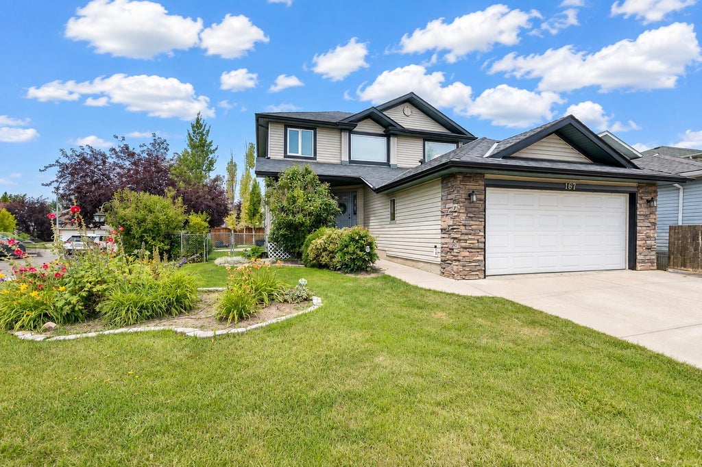 Photo of 167 Fairways Close NW, Airdrie, AB T4B 2P4 (MLS # A2339330)