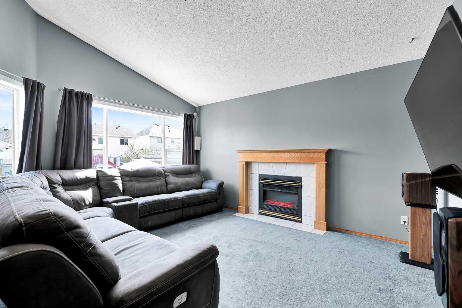21 Erin Meadow Manor SE