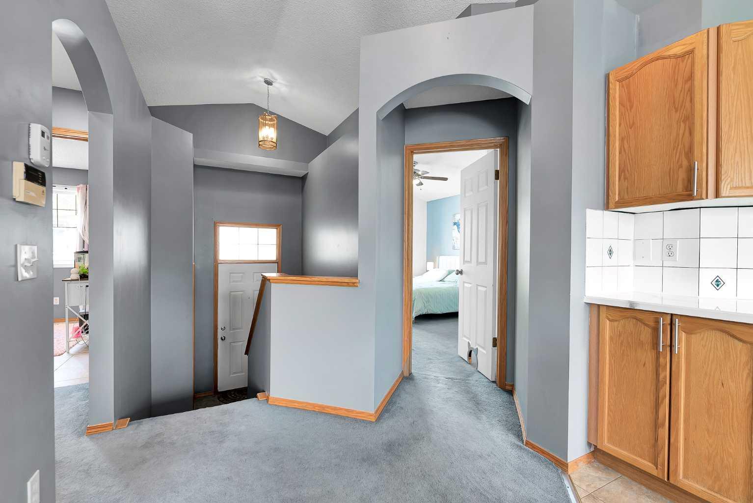 21 Erin Meadow Manor SE