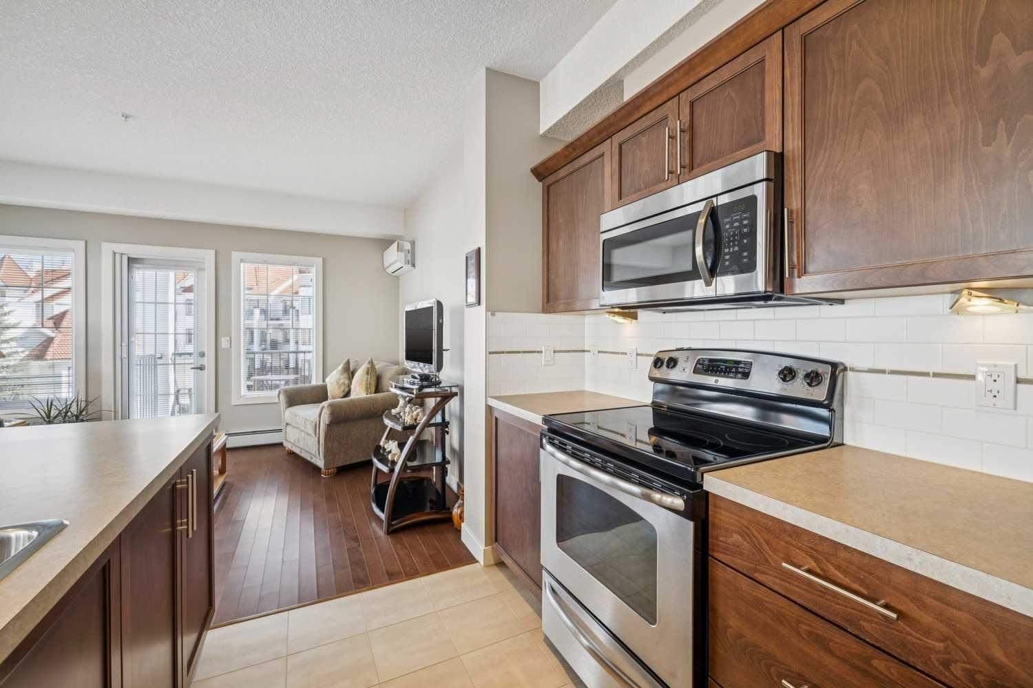 20 Royal Oak Plaza NW 344