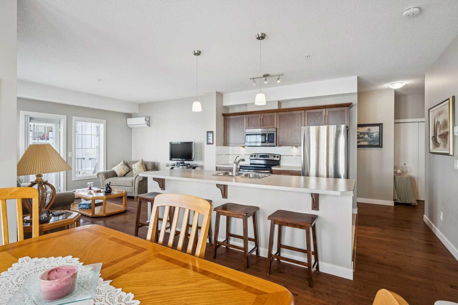 20 Royal Oak Plaza NW 344