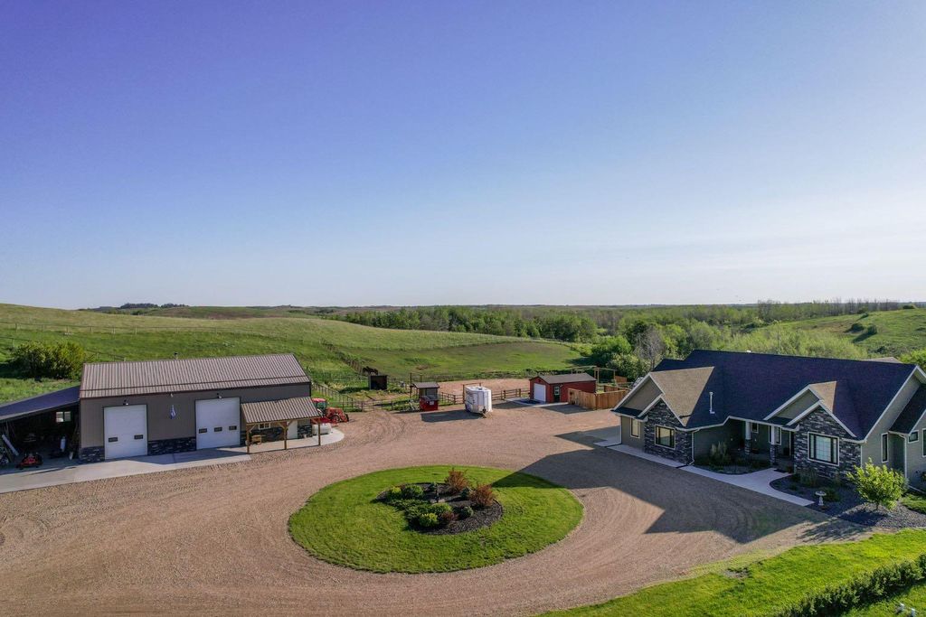 Photo of 40201 RR 19-2, Rural Stettler No. 6, County of, AB T0C 2L0 (MLS # A2304057)