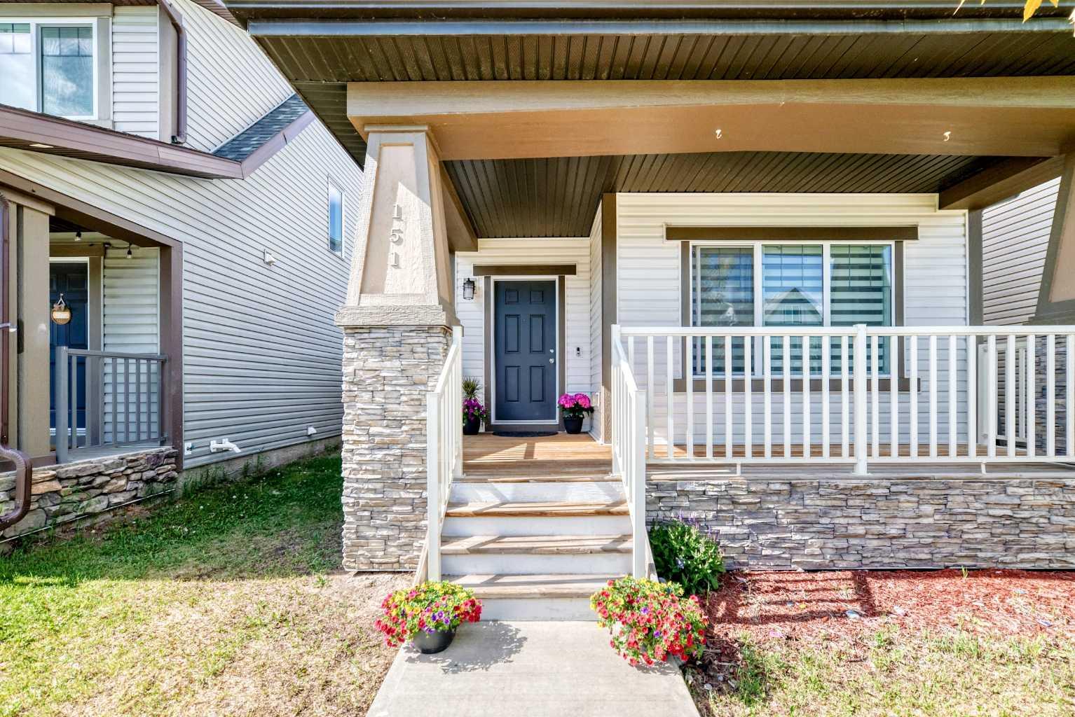 151 Copperpond Rise SE
