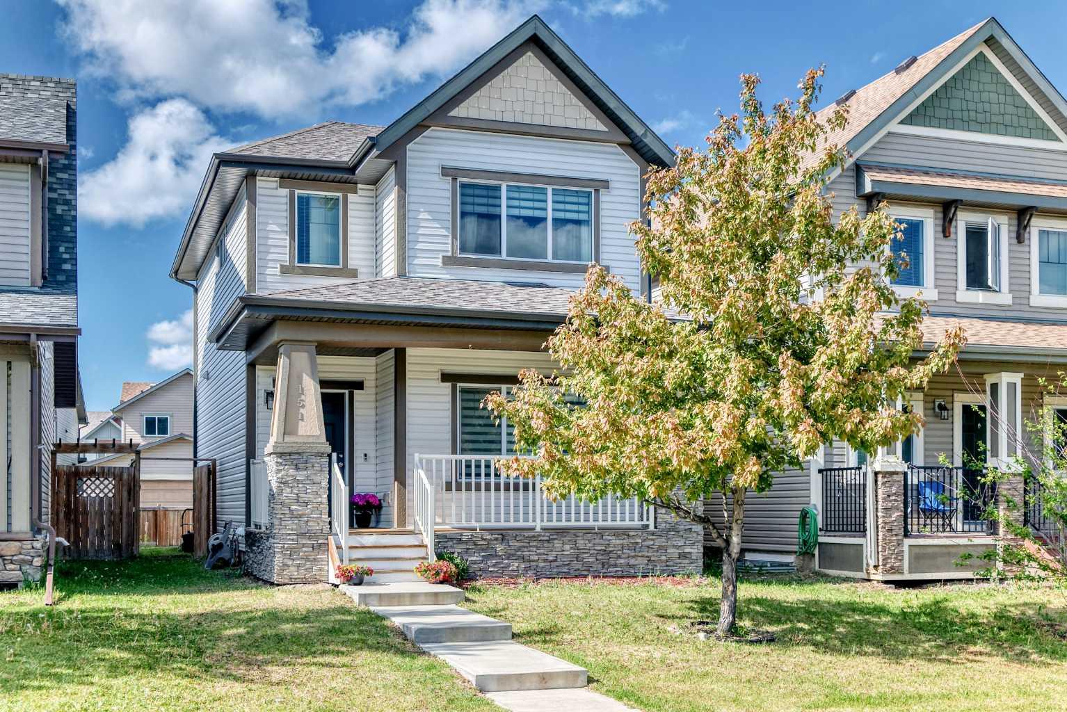151 Copperpond Rise SE