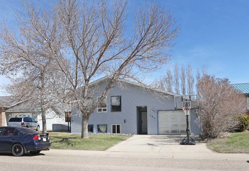 Photo of 184 Upland Boulevard W, Brooks, AB T1R 0R1 (MLS # A2302379)