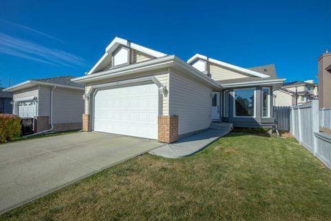 215 Hidden Vale Place NW Calgary AB T2M 1J4