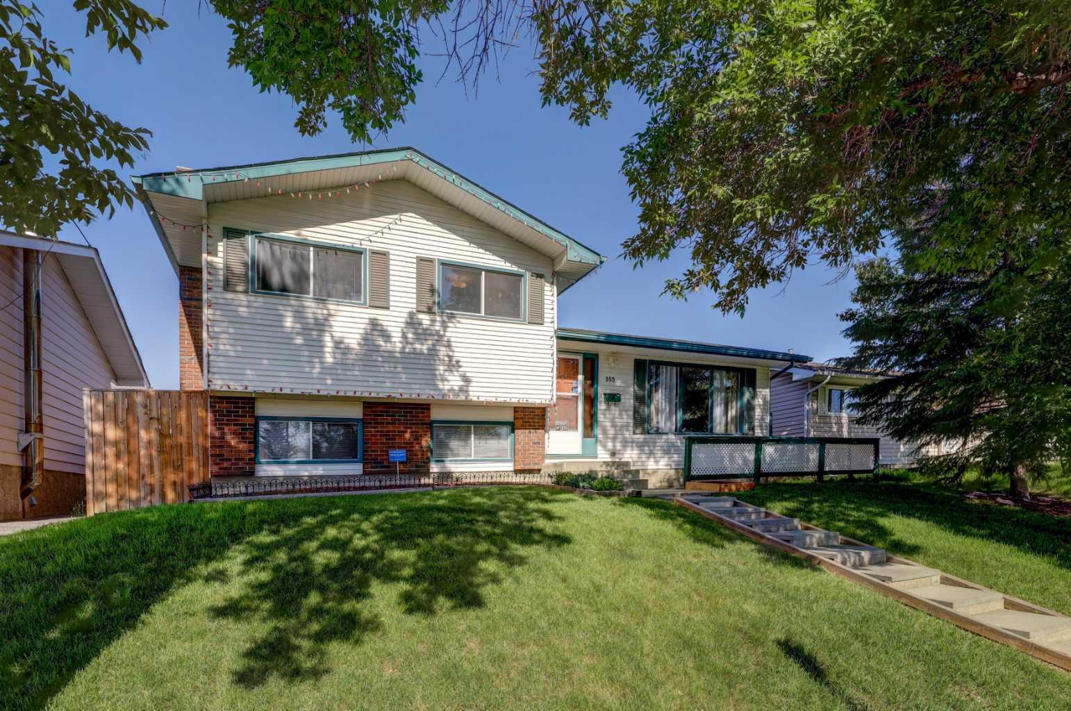 355 Pinewind Road NE