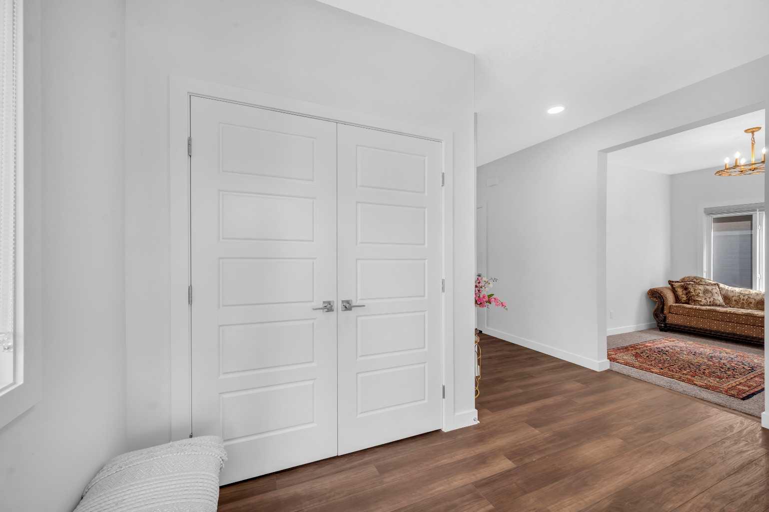 127 Ambleside Crescent NW