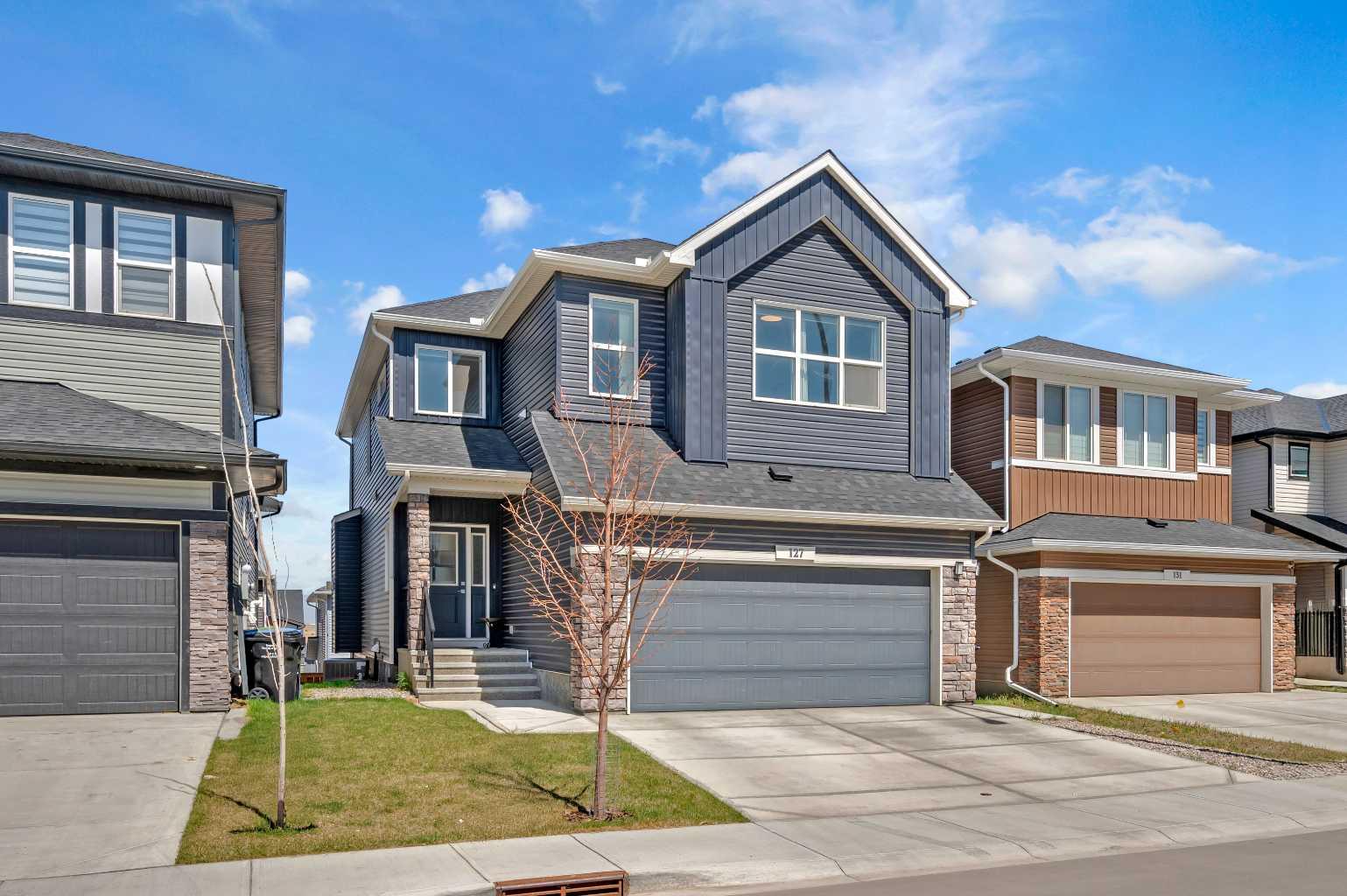 127 Ambleside Crescent NW