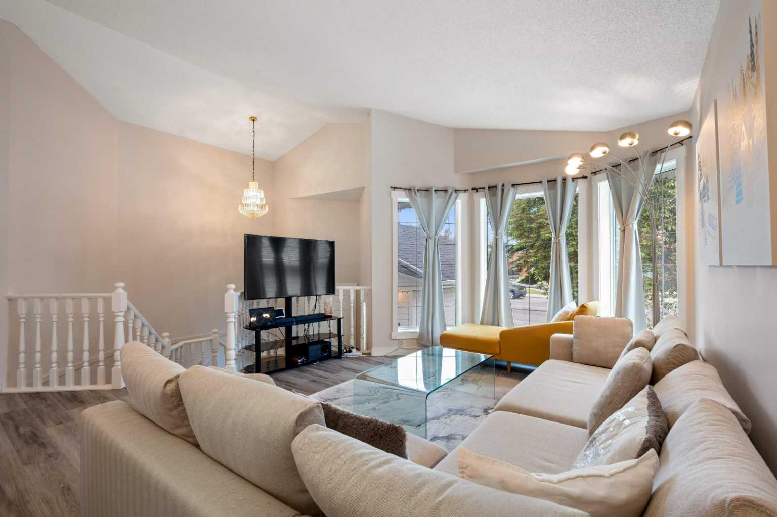 358 Hawkstone Drive NW