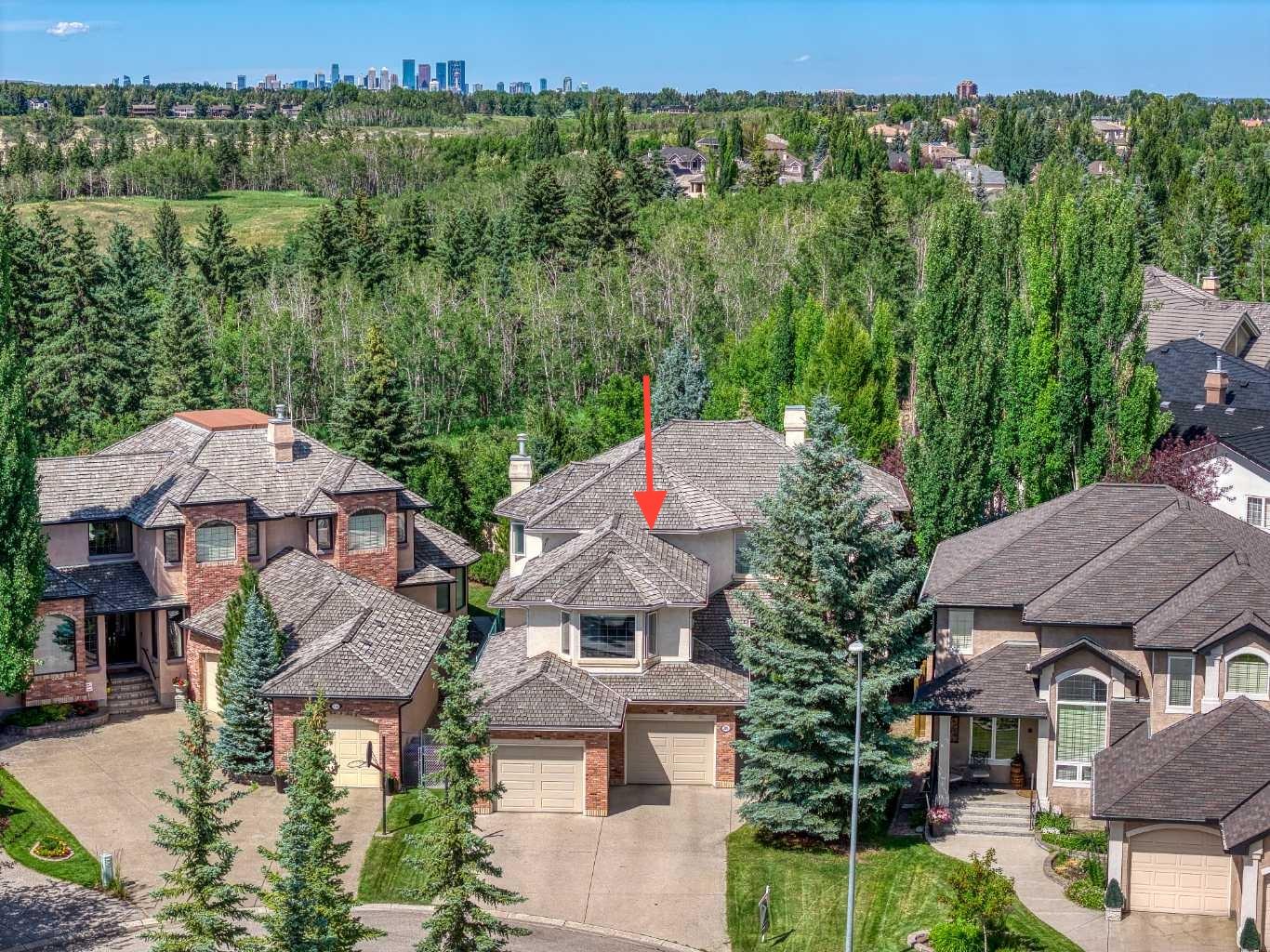 210 Evergreen Mews SW