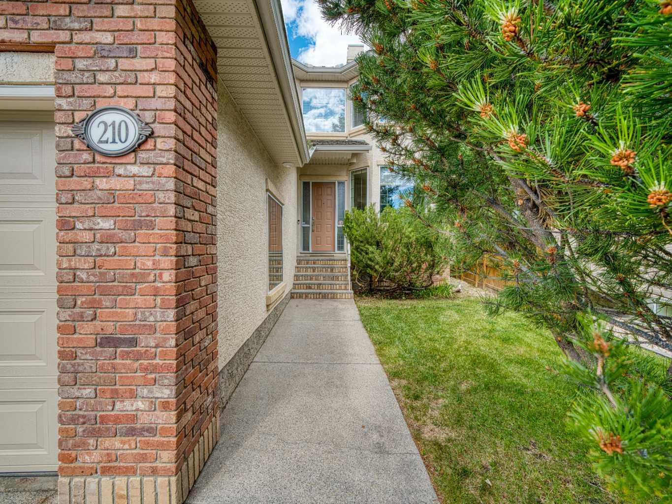 210 Evergreen Mews SW