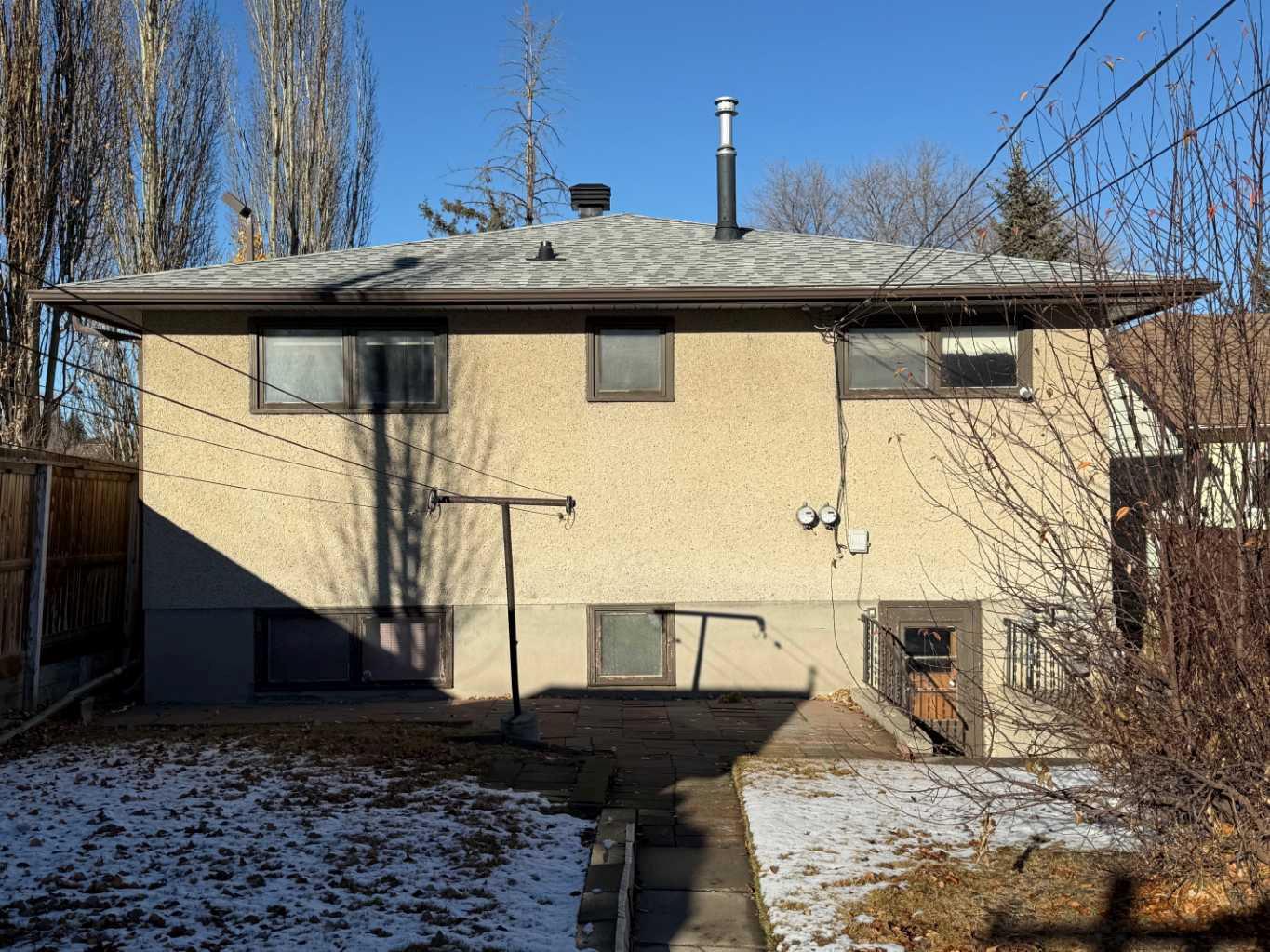 111 27 Avenue NE A 111