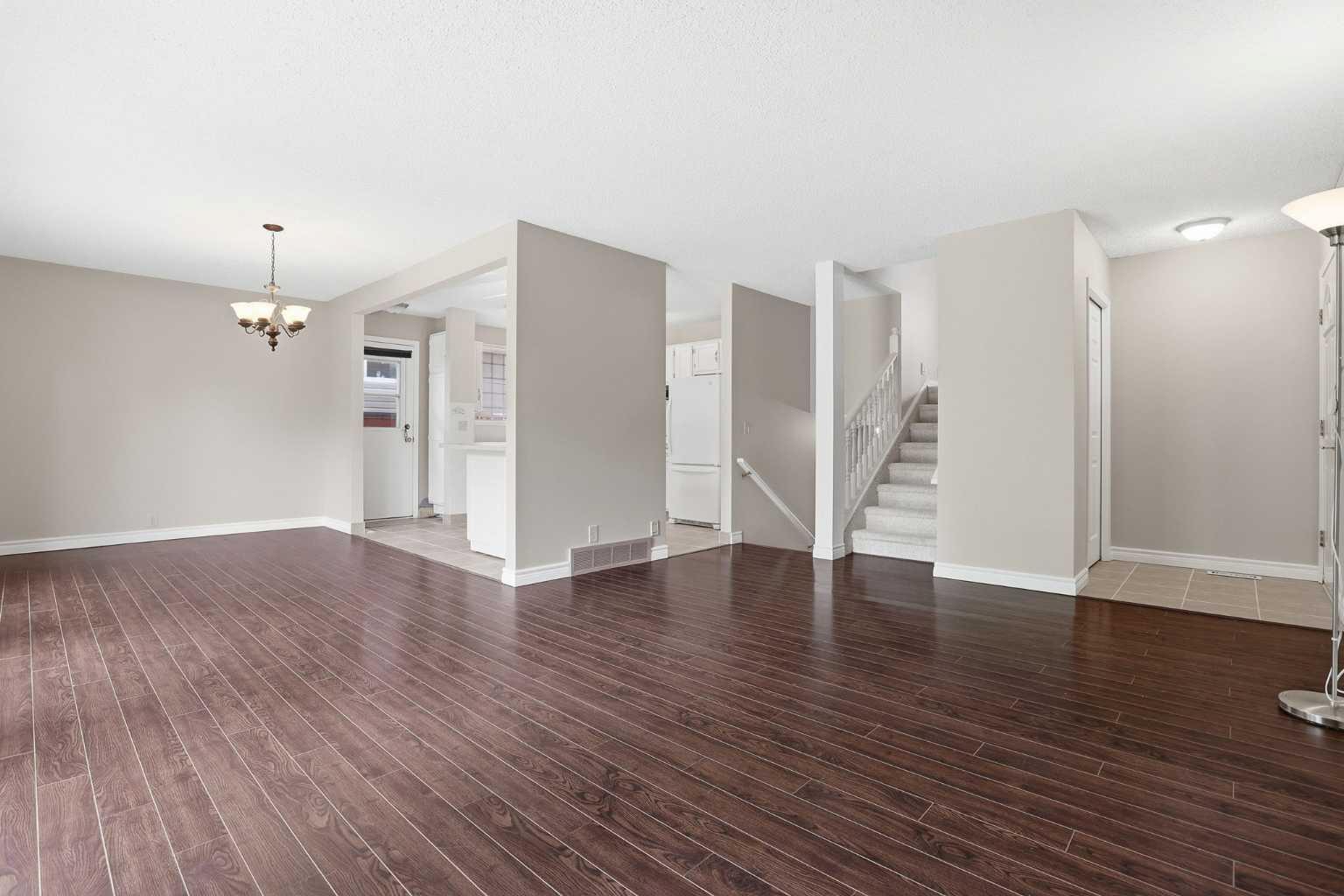 471 Berkley Crescent NW